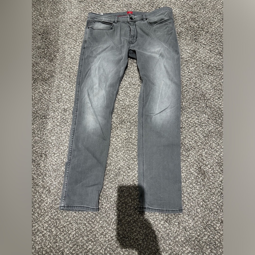 HUGO men's jeans.  NWOT.  Size 34/32.